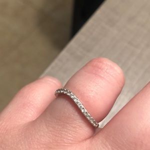 Wave like crystal band